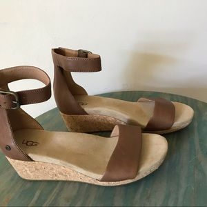 Ugg Womens Zoe II Ankle Strap Sandal Brown woman’s size 9.5 NEW without box